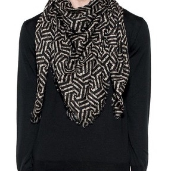 gucci shawl with sleeves